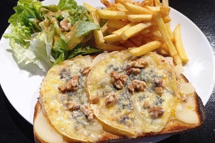 Tartine de Fourme noix et poire